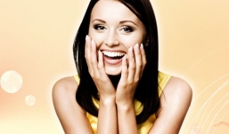 Những người không nên cười nhiều, cười to