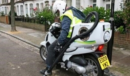 Tại sao Honda SH được dùng làm xe dọn vệ sinh ở Anh?