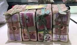 Đại gia vác 3 bao tải tiền đi mua 5 Iphone