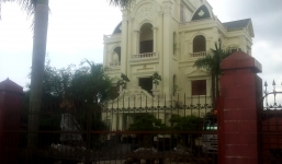 Biệt thự 'khủng' ven đường quốc lộ của đại gia Hải Dương