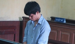 Làm quen qua mạng, thuê khách sạn chơi trò người lớn với bé gái