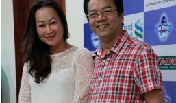 Lộ diện vợ trẻ kém hơn 20 tuổi của NSƯT Trần Nhượng