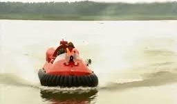 Quân đội Việt Nam đưa xuồng đệm khí vào hoạt động