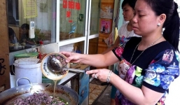 Thu nhập hơn 100 triệu/tháng từ bán đồ ăn sinh viên