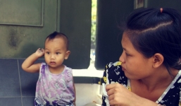 Bi kịch cuộc đời của mẹ em bé 'nghìn rưỡi đô không bán'