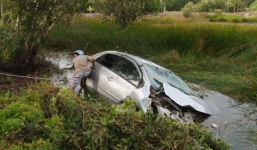 Để người Việt không phải chết tức tưởi khi xe ô tô chìm trong nước