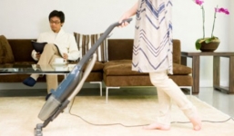 Osin trót 'phải lòng' ông chủ 70 tuổi