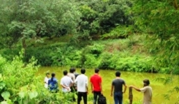 Yêu dì không được, giết cháu 8 tuổi rồi dìm nước, treo cổ lên cây