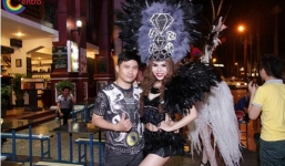 Clip siêu 'hot': Nữ dancer nhảy 'Kiss me' có thân hình bốc lửa