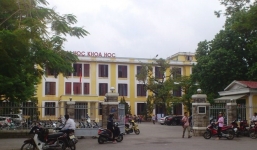 Truy bắt kẻ lạ mặt đâm vật lạ vào 'vùng kín' nữ sinh Huế