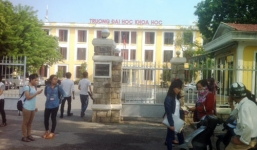 Nữ sinh hoang mang bị kẻ lạ mặt dùng vật nhọn đâm vào 'vùng kín'