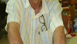 Khống chế cụ già, ra “tối hậu thư ” đòi nhà        