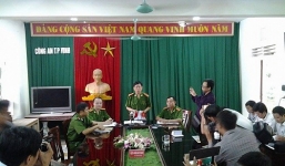 Họp báo vụ bé trai bị hành hạ dã man: 'Chưa xác định bé trai bị xâm hại tình dục'