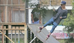 Justin Bieber bị thủng màng nhĩ do chơi trò mạo hiểm