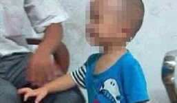Phẫn nộ cha đánh đập con 3 tuổi dã man rồi “khoe” trên mạng xã hội
