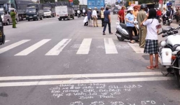 Nữ sinh lớp 8 bị xe container cán chết trước mặt bạn