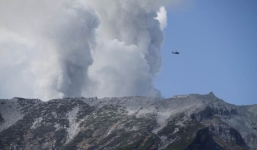 Video: Núi lửa Ontake, Nhật Bản phun trào, hàng chục người thiệt mạng