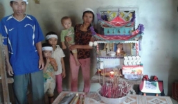 Rơi nước mắt trước gia cảnh của em bé đói lả trước khi chết đuối