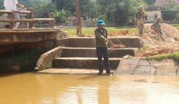 Phát hiện xác người phụ nữ bị bệnh ung thư máu nổi trên kênh nước