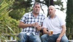 Bị lừa lấy chung vợ, hai ông chồng thành bạn tốt