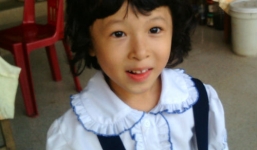 Cụ ông 80 tuổi sinh con: “Mấy ai già mà lấy được vợ trẻ như tôi”