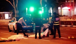 Chết thảm vì bị taxi đâm khi đang nằm ăn vạ giữa đường