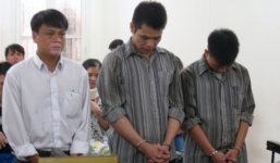 Mâu thuẫn tạt axit người phụ nữ để dằn mặt