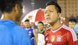 Tuấn Hưng 'lòng đau như cắt khi nhìn anh em đổ máu ở sân'