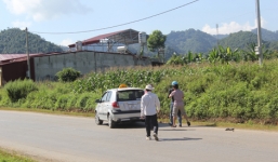 Lái xe chửi bới người dân sau khi gây tai nạn