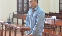 Mang theo ga trải giường, cô gái đi tố cáo hai kẻ đồi bại