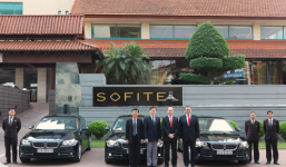 Khách sạn Việt đua nhau tậu xe sang chiều khách