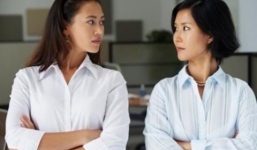 Ức chế vì con dâu vừa lười vừa láo