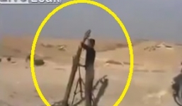 Binh sĩ IS 'tan xác' vì bắn đạn cối