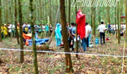 Nam sinh lớp 9 chết trong tư thế treo cổ giữa vườn tràm