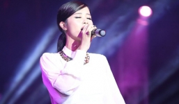 Đông Nhi xấu đi khi diện đồ bó sát