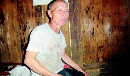 Kinh hoàng hủ tục treo người chết trên đỉnh Tà Si Láng