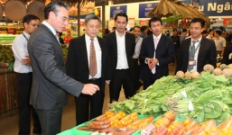 Bớt ngoại thêm nội: Hàng Việt đổi phận trên giá siêu thị