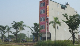 Người đàn ông tử vong tại nhà nghỉ với nhiều vết dao