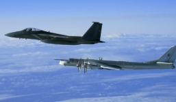 Tiêm kích Nhật cất cánh chặn cường kích Nga 'vi phạm' không phận