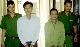 Bác sĩ, Trưởng trạm y tế xã góp tiền đi buôn heroin