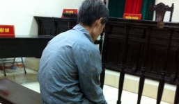 Con gái bị 'hại đời', mẹ hết lòng xin cho bị cáo