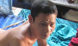 Người đàn ông 15 năm không mặc quần áo vì tai nạn giao thông