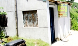 Chồng nằm phục trong nhà nghỉ bắt quả tang và sát hại nhân tình của vợ