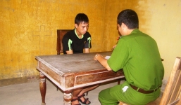 Tên trộm giằng co súng, chống trả công an bị đạn găm vào ngực