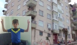 Dê nhảy khỏi tầng 6 khu chung cư, đè chết bé 13 tuổi 