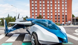 Cận cảnh chiếc ô tô có thể bay được khi tắc nghẽn giao thông