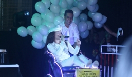 Hồ Ngọc Hà cháy hết mình trong đêm hát miễn phí dành cho sinh viên