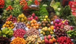 Tiết lộ động trời của người bán hoa quả chợ Long Biên