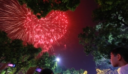 Khoảnh khắc Hà Nội lung linh trong đại tiệc pháo hoa 10/10