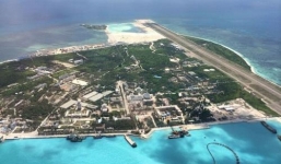 Phản đối Trung Quốc xây đường băng 2km ở Hoàng Sa